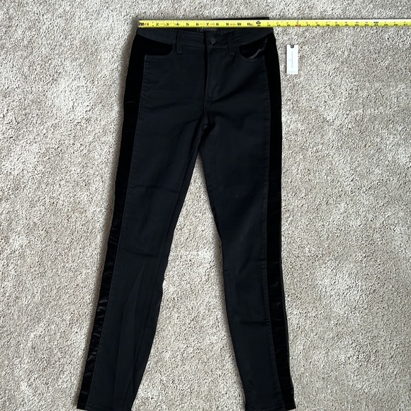 NWT Paige Anthropologie Jeans Gorgeous velvet panel black brand new - Picture 10 of 10